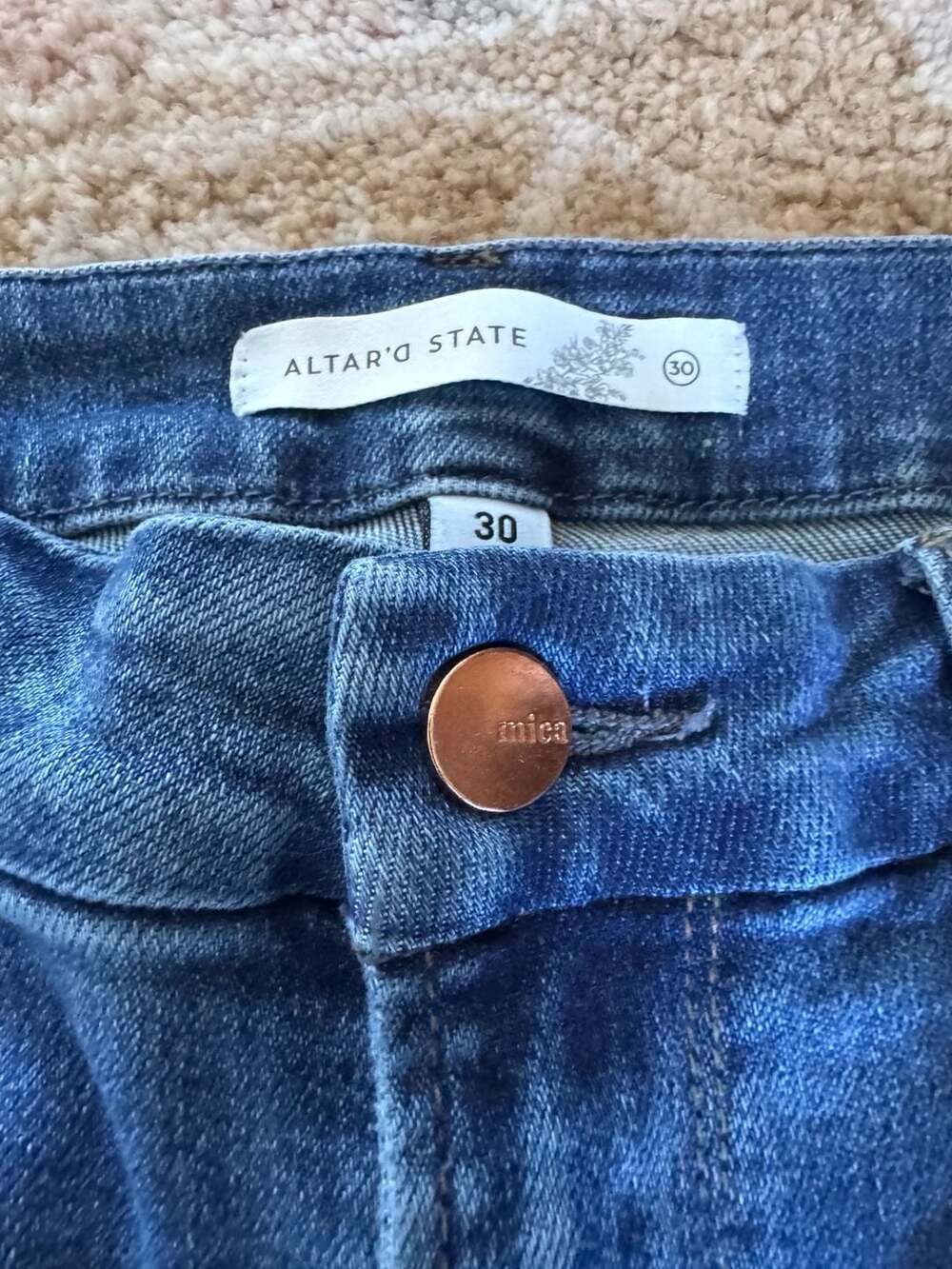 Altar'd State x Mica Mid-Rise Medium Wash Distressed Skinny Jeans Size 30